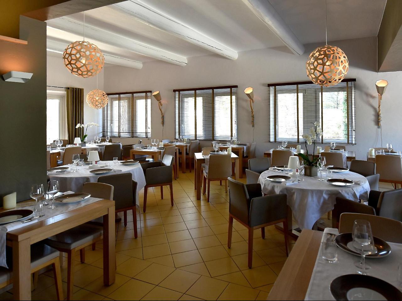 Hotel Carcarille Restaurant Le C Горд Екстериор снимка