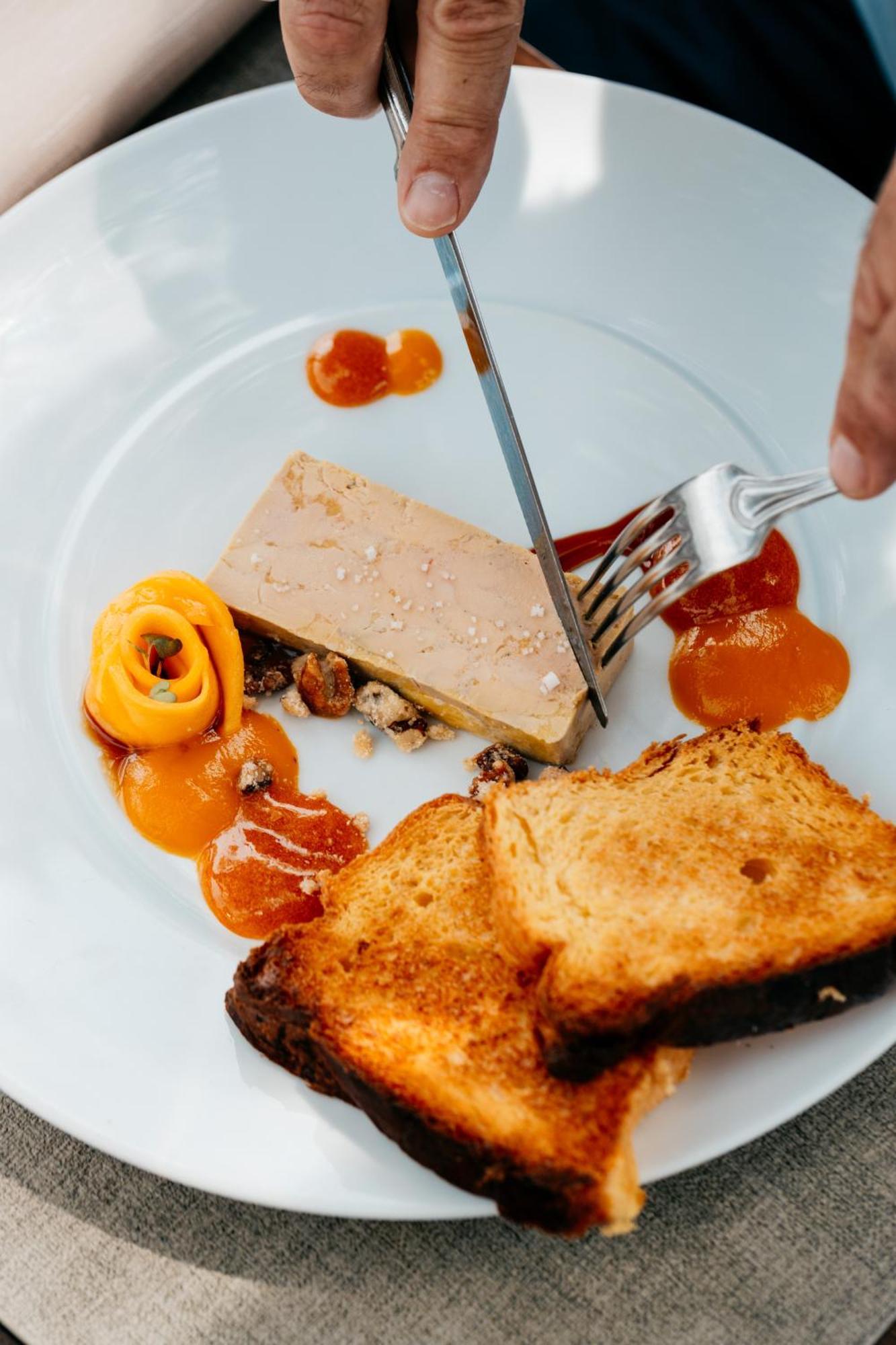 Hotel Carcarille Restaurant Le C Горд Екстериор снимка