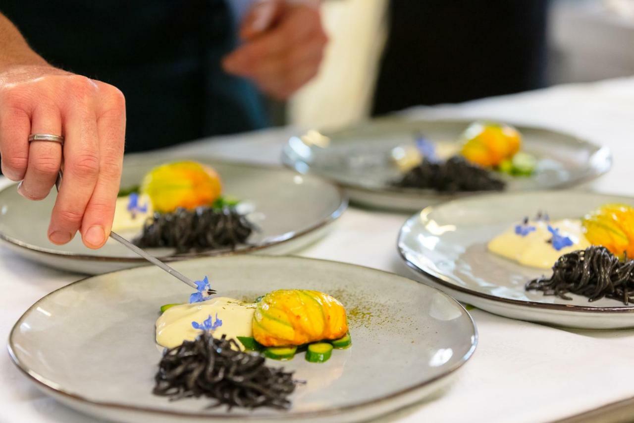 Hotel Carcarille Restaurant Le C Горд Екстериор снимка